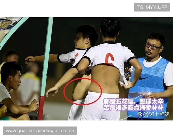 球星独自训练揭秘:如何通过个人训练提升足球技巧与竞技状态 球星独自训练揭秘:如何通过个人训练提升足球技巧与竞技状态