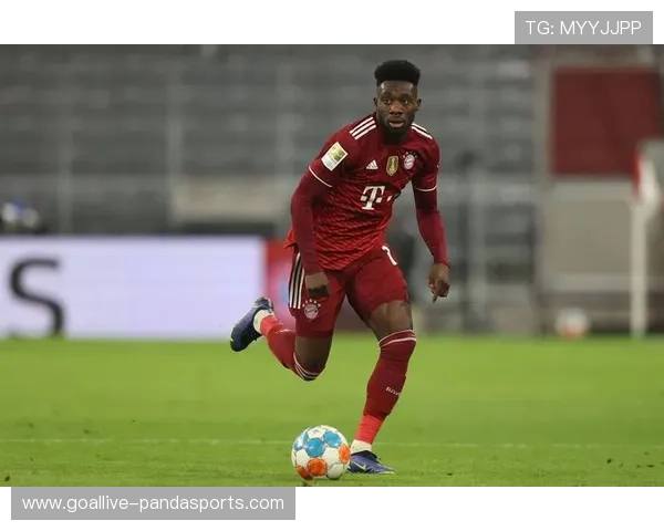 足球三号球星是谁 世界足坛三号位置的代表人物及精彩瞬间解析