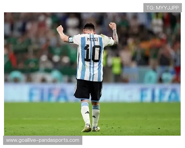 足球场上最高的球星是谁他的身高优势如何影响比赛表现与球队战术